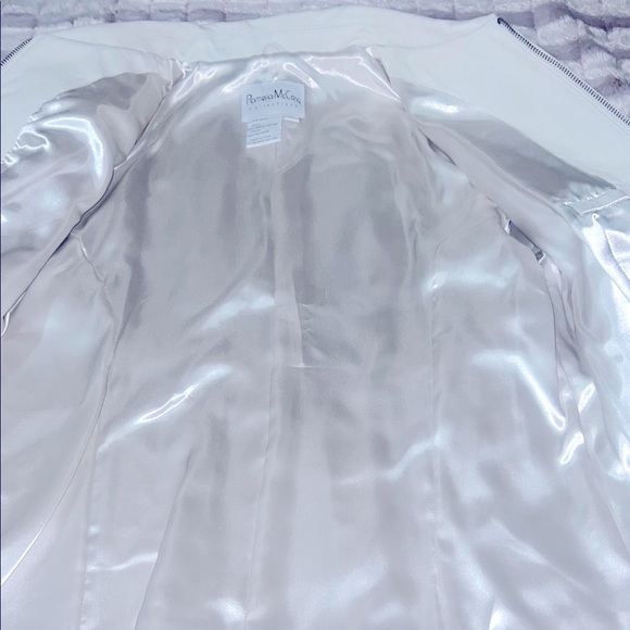 Pamela McCoy White‎ Leather Jacket with Vintage Perforations - Picture 3 of 16